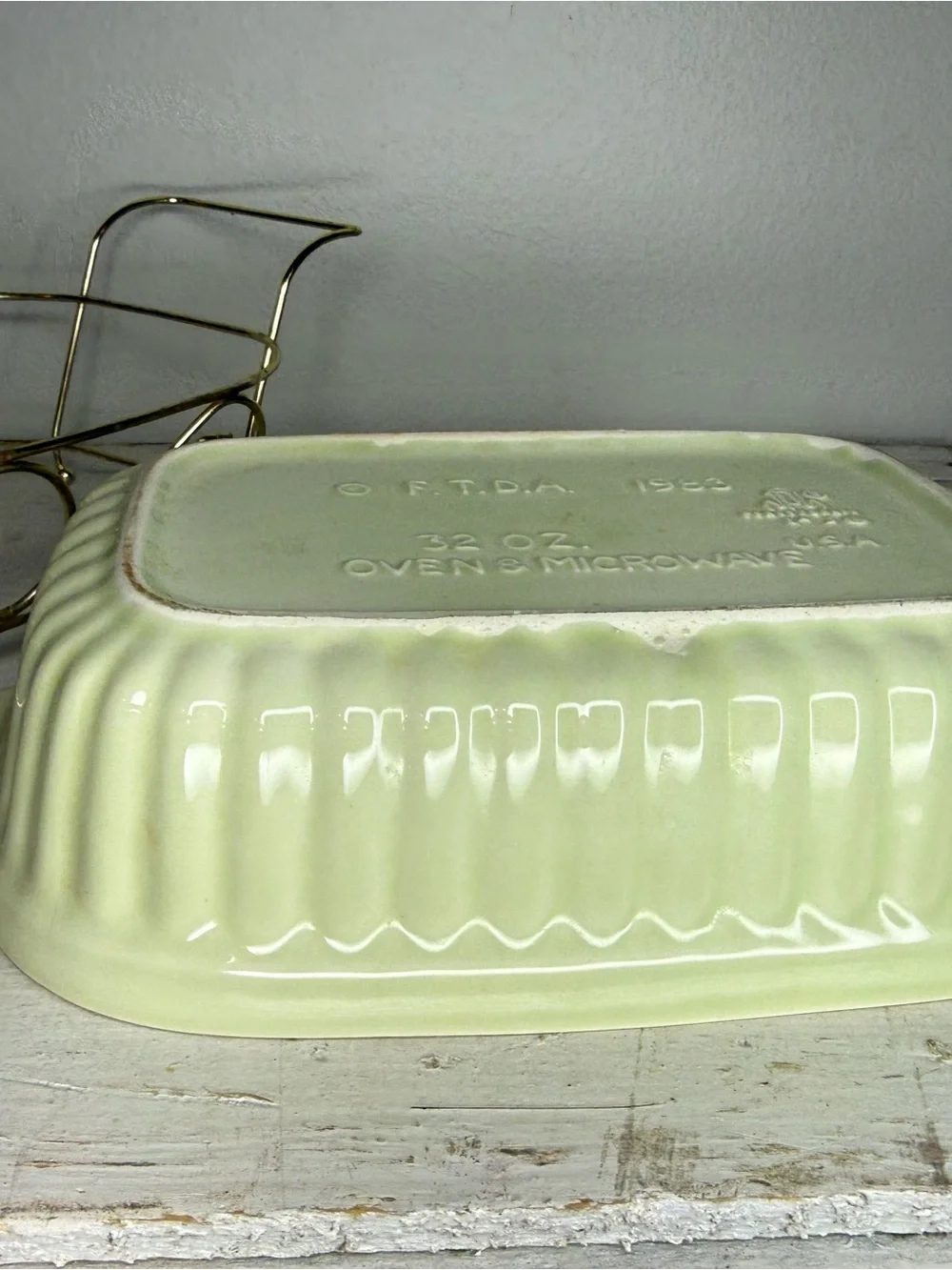 VTG Pfaltzgraff FTDA 1983 Pale Green 32 Oz. Casserole Dish W/ Wire Rack Holder